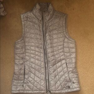 The North Face Light Gray Quilted Packable Vest